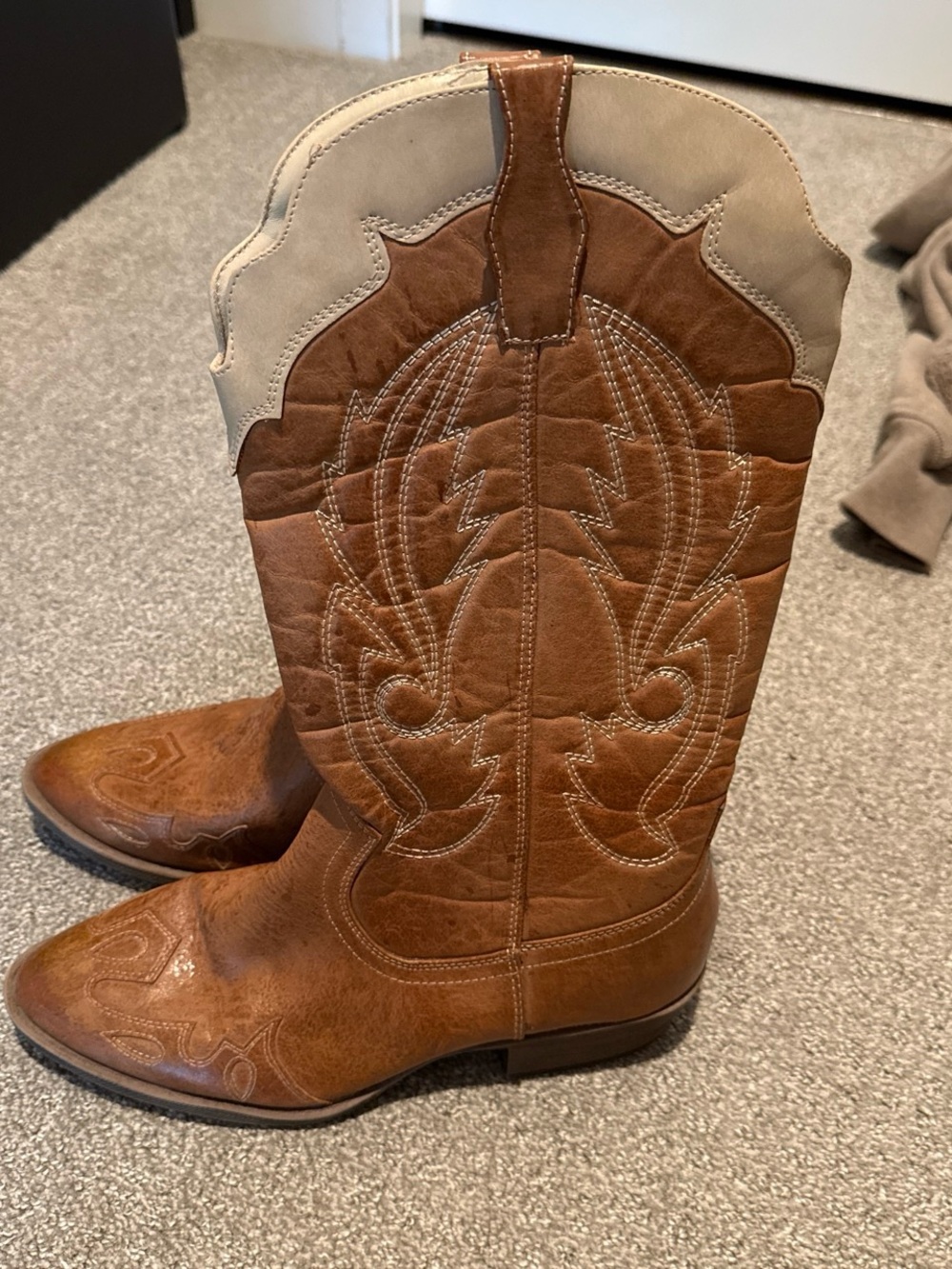 Coconuts by Matisse Two-Tone Brown and Cream Western Heeled Boots